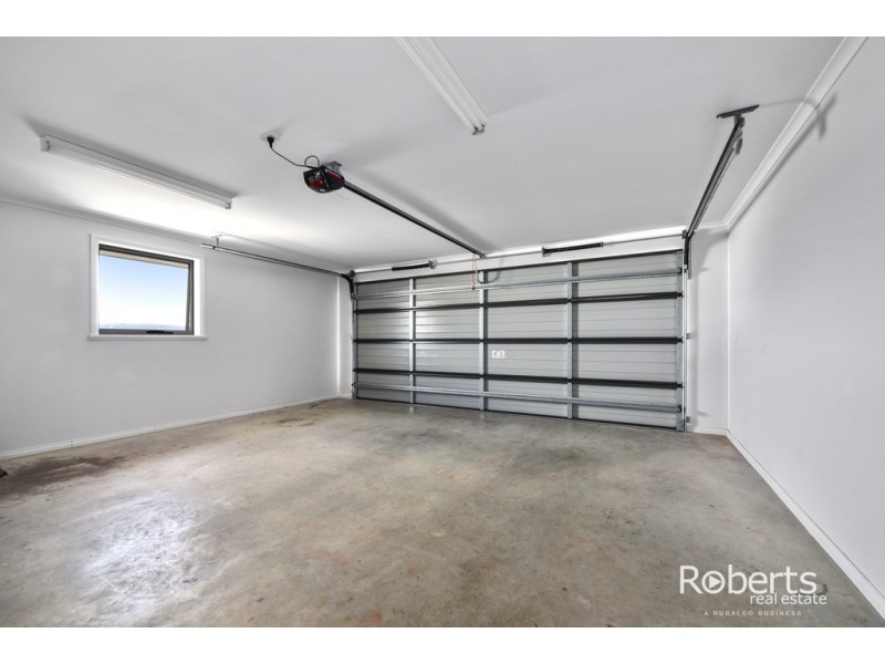 4 Ford Court, Newnham TAS 7248