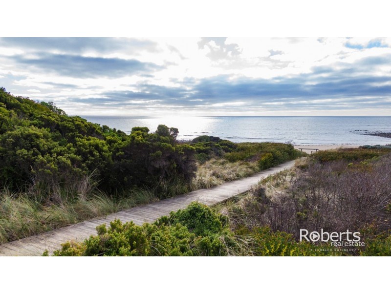 132 Bellbuoy Beach Road, Low Head TAS 7253