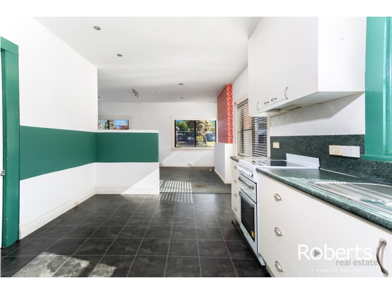 10 Walkers Avenue, Newnham TAS 7248
