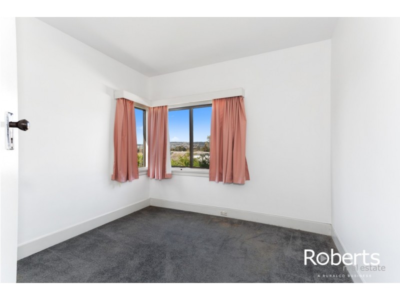 10 Walkers Avenue, Newnham TAS 7248