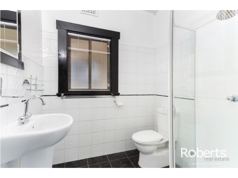 10 Walkers Avenue, Newnham TAS 7248