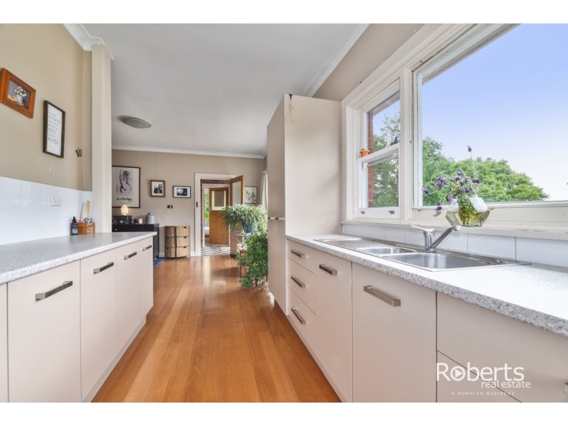 46 Meander Valley Road, Deloraine TAS 7304