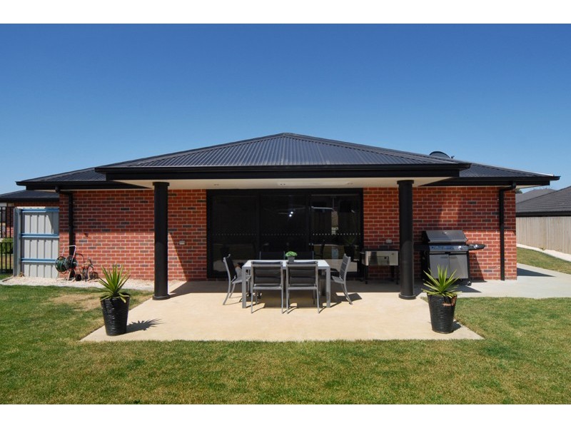 1 Grange Court, Newnham TAS 7248