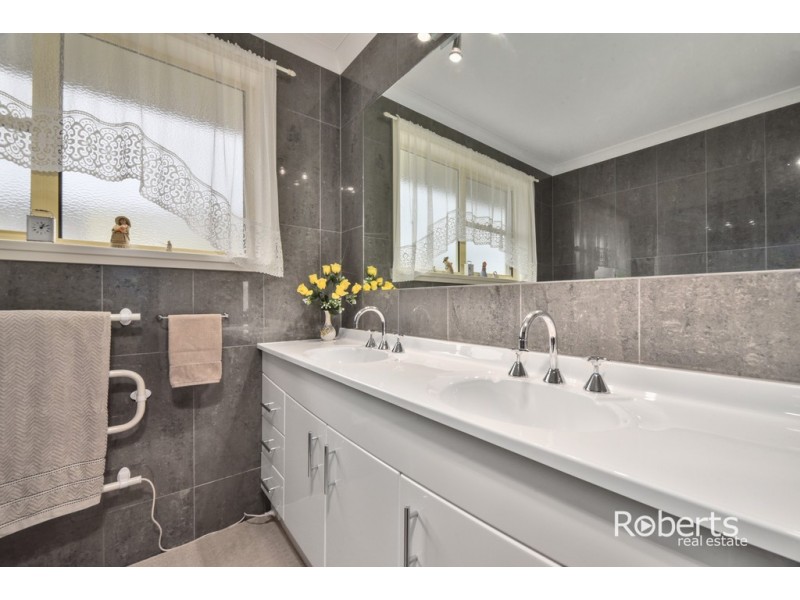 2/3 Bronte Court, Riverside TAS 7250