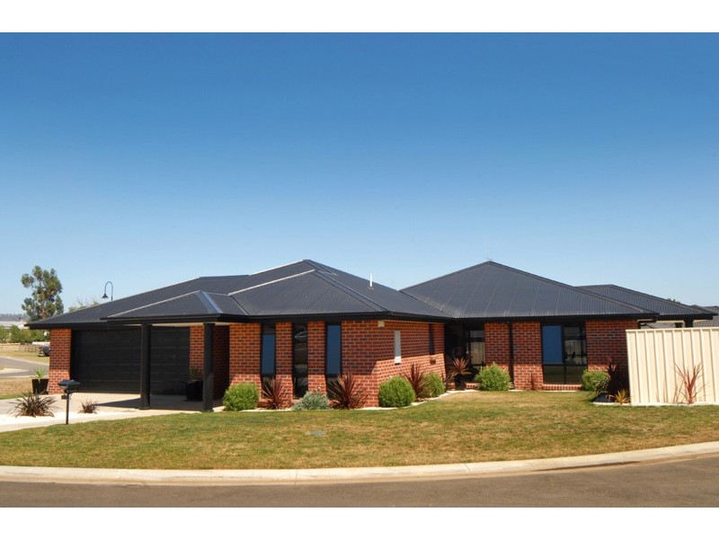 1 Grange Court, Newnham TAS 7248
