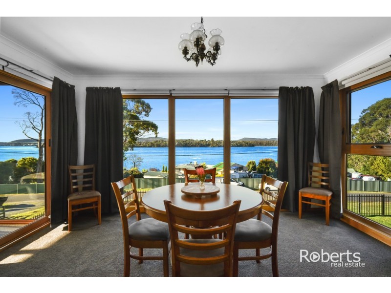 82 Sunset Boulevard, Clarence Point TAS 7270
