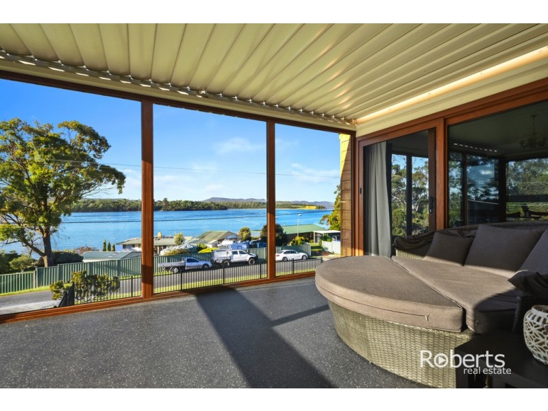 82 Sunset Boulevard, Clarence Point TAS 7270