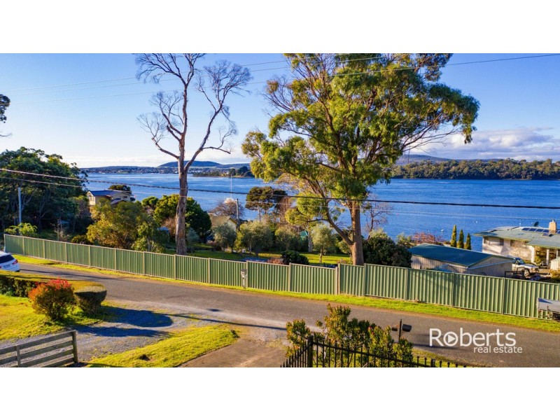 82 Sunset Boulevard, Clarence Point TAS 7270