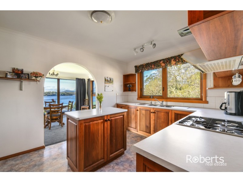 82 Sunset Boulevard, Clarence Point TAS 7270