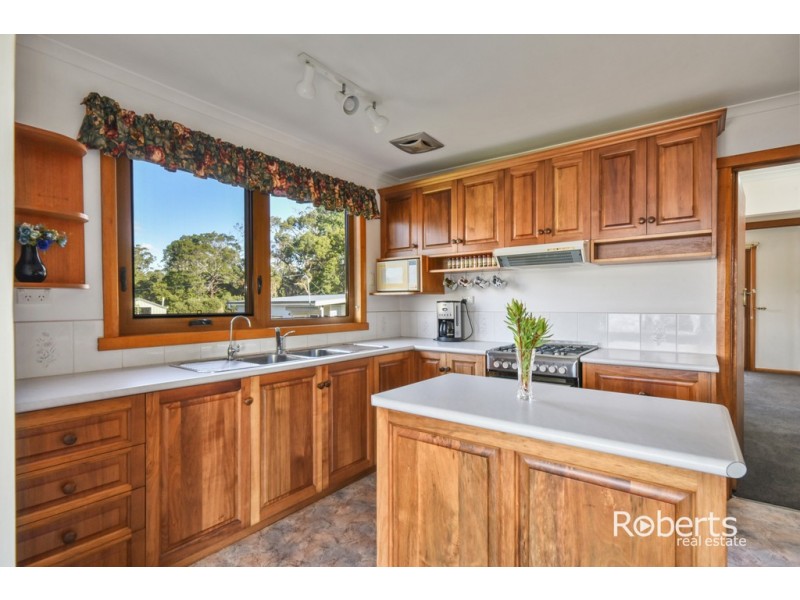 82 Sunset Boulevard, Clarence Point TAS 7270