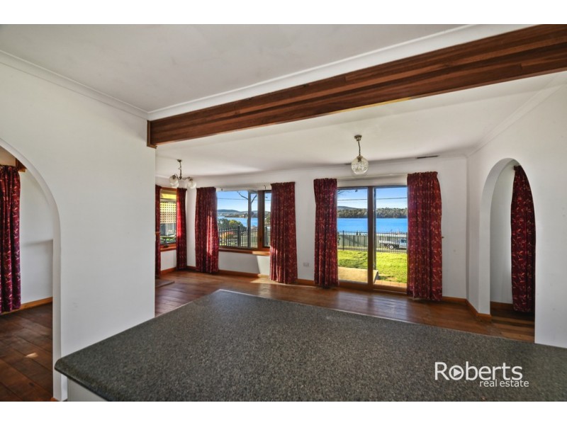 82 Sunset Boulevard, Clarence Point TAS 7270