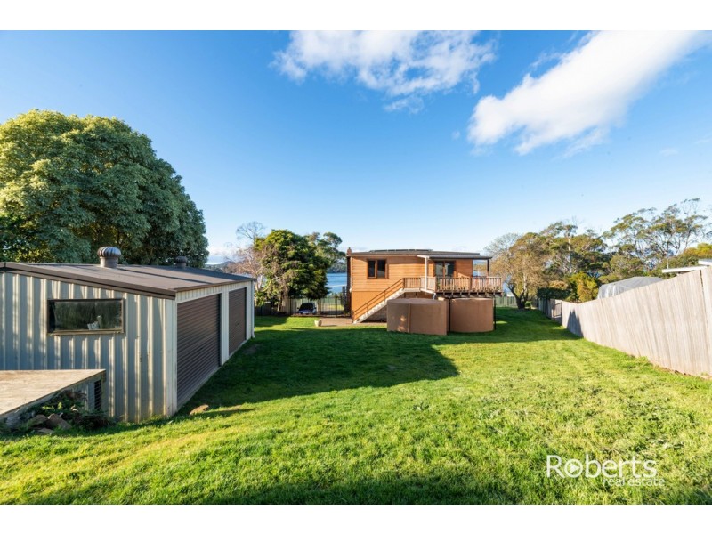82 Sunset Boulevard, Clarence Point TAS 7270