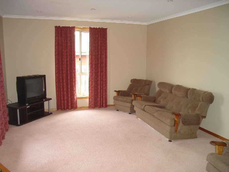 6 Picasso Place, Newnham TAS 7248