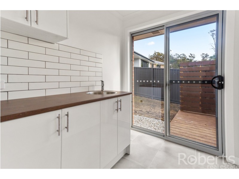 2/8 Sturgis Place, Prospect Vale TAS 7250