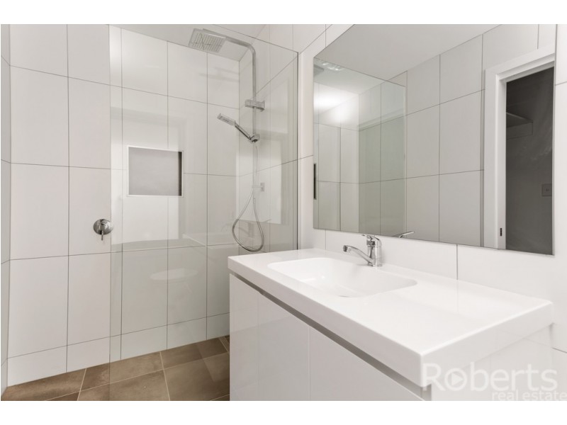2/8 Sturgis Place, Prospect Vale TAS 7250