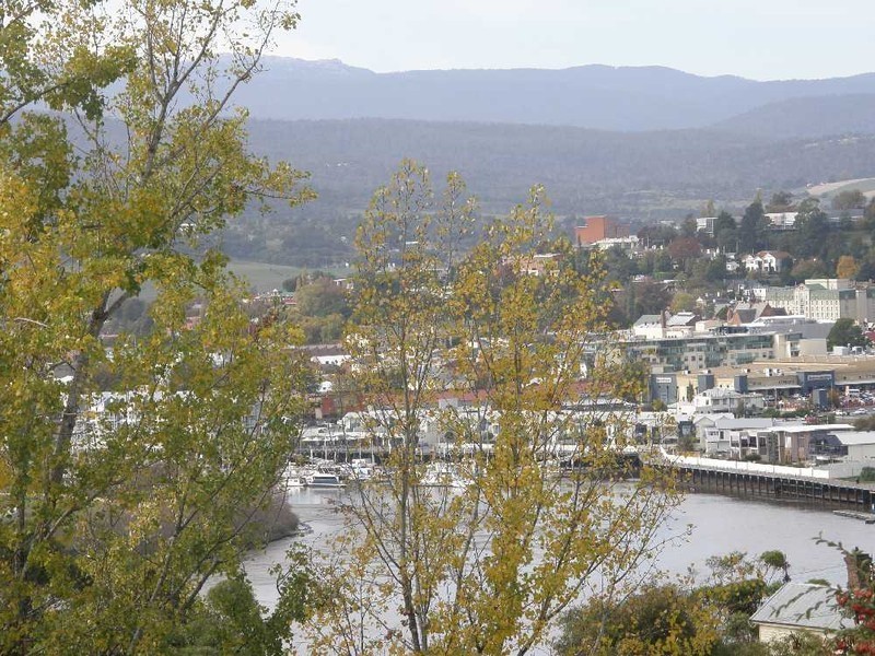 71 Bain Terrace, Trevallyn TAS 7250