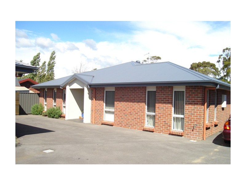 2/38 Bethune Place, Newnham TAS 7248