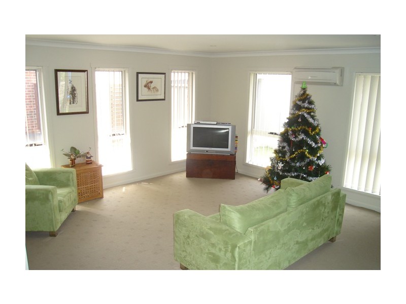 2/38 Bethune Place, Newnham TAS 7248