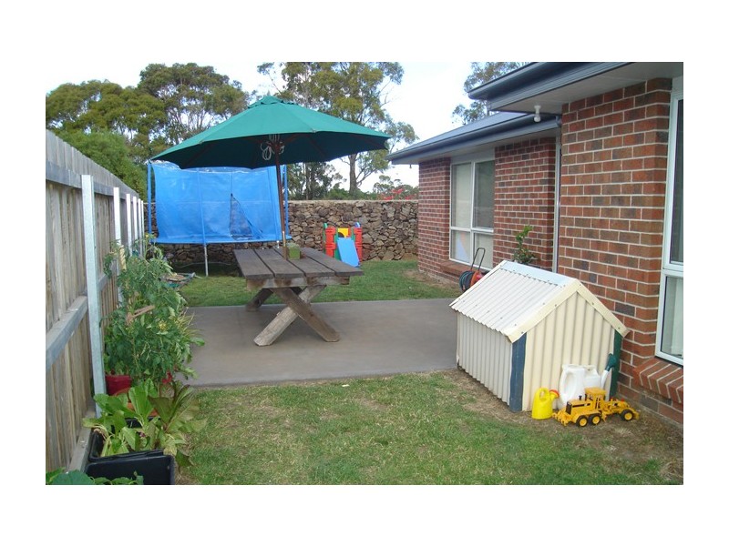 2/38 Bethune Place, Newnham TAS 7248