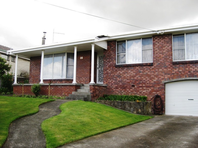 28 Julie Crescent, Newnham TAS 7248