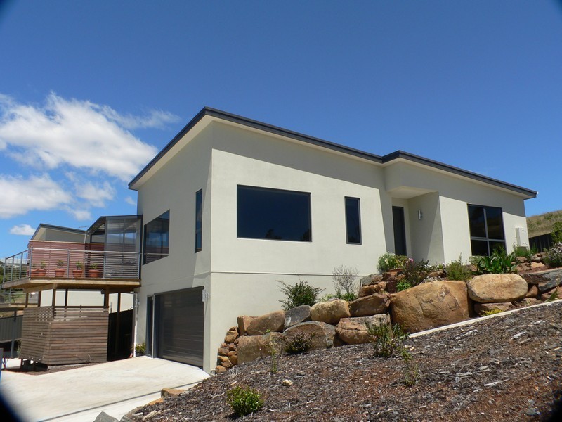 Unit 4  5-7  Hamish Court, Riverside TAS 7250