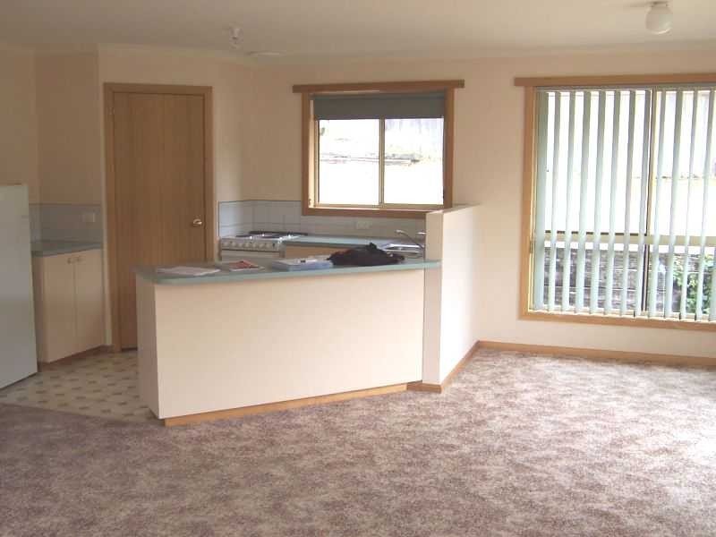 2/39 Parklands Parade, Newnham TAS 7248