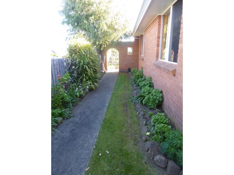 2/147 Peel Street, Summerhill TAS 7250