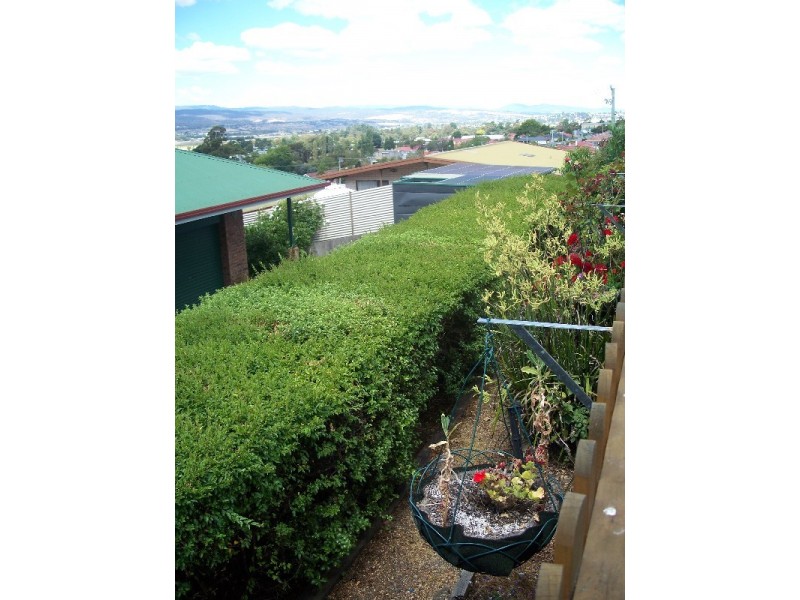 2/2 Andrea Place, Riverside TAS 7250