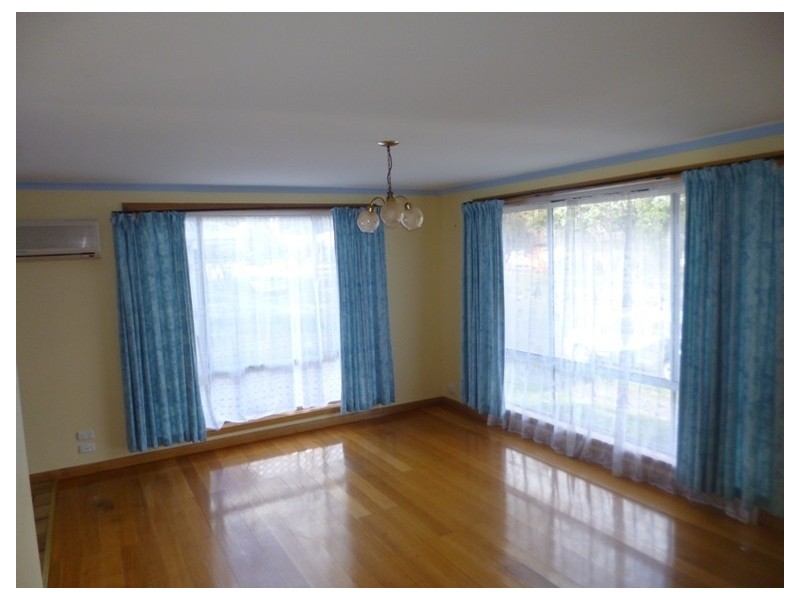 27 Parklands Parade, Newnham TAS 7248