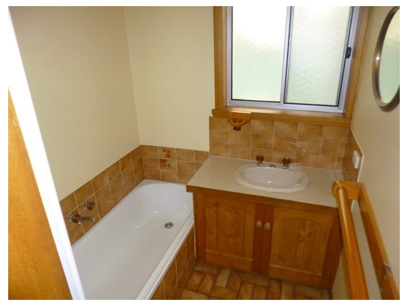 27 Parklands Parade, Newnham TAS 7248