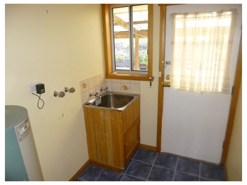 27 Parklands Parade, Newnham TAS 7248