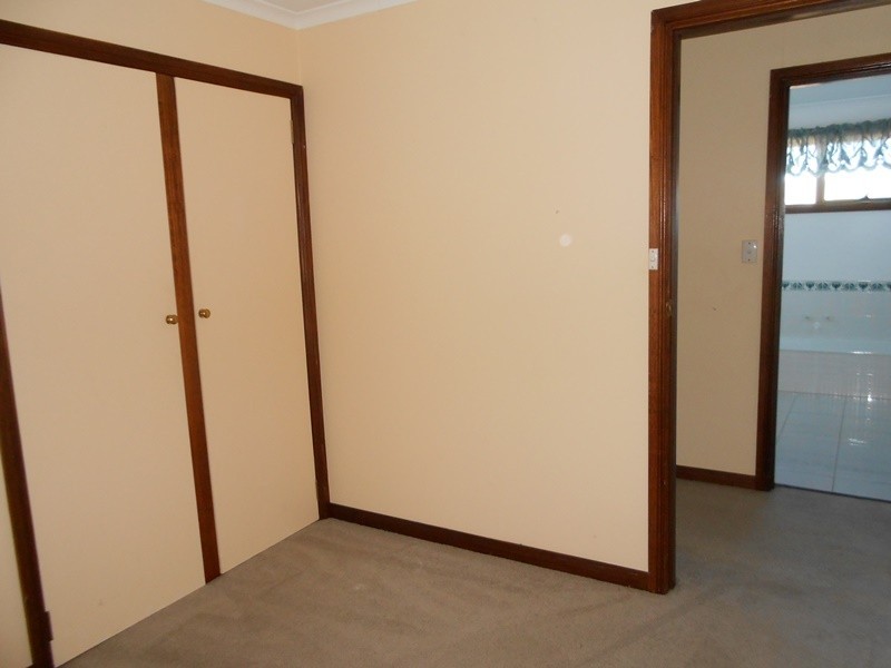 9 Hall Court, Summerhill TAS 7250