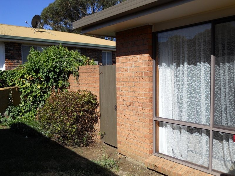 2/10 Parklands Parade, Newnham TAS 7248