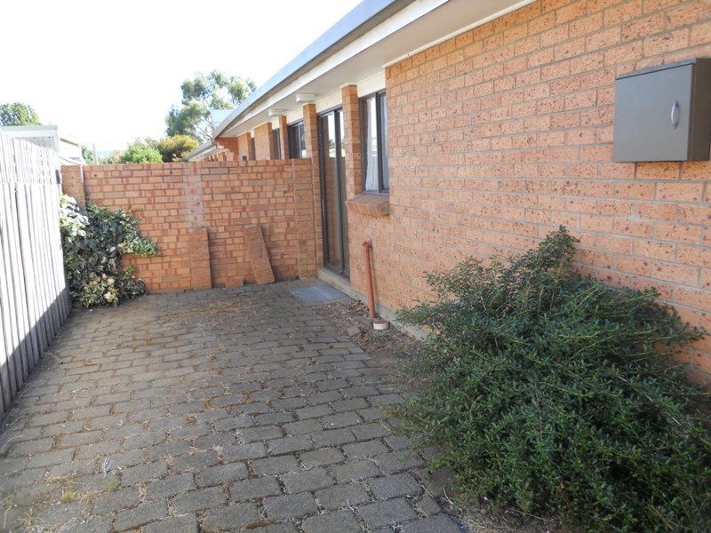 2/10 Parklands Parade, Newnham TAS 7248