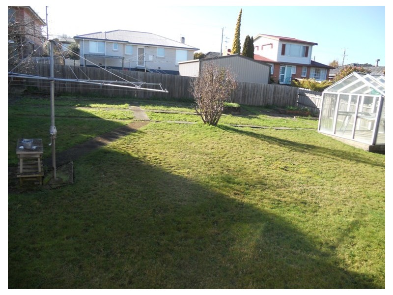 20 Julie Crescent, Newnham TAS 7248