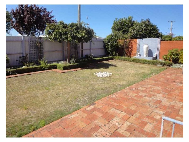 8 Beech Road, Norwood TAS 7250