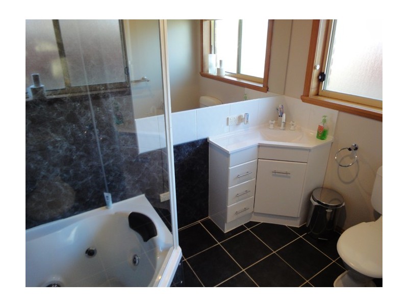 32 Belgrave Parade, Youngtown TAS 7249