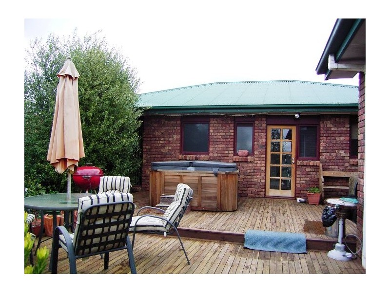 8  Glover Avenue, Blackstone Heights TAS 7250