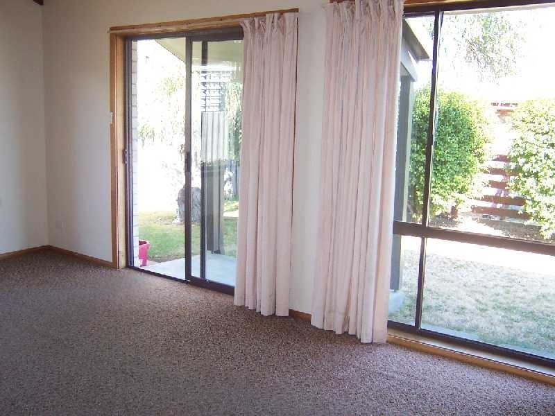 2/69 Franmaree Road, Newnham TAS 7248