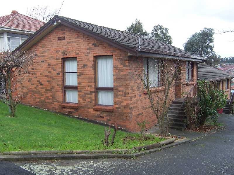 1/4 Connaught Place, West Launceston TAS 7250