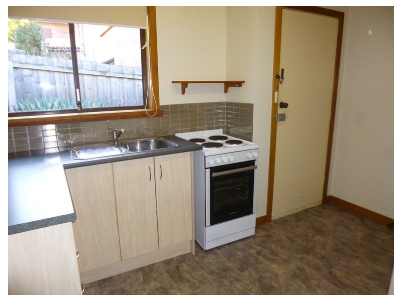 1/4 Connaught Place, West Launceston TAS 7250