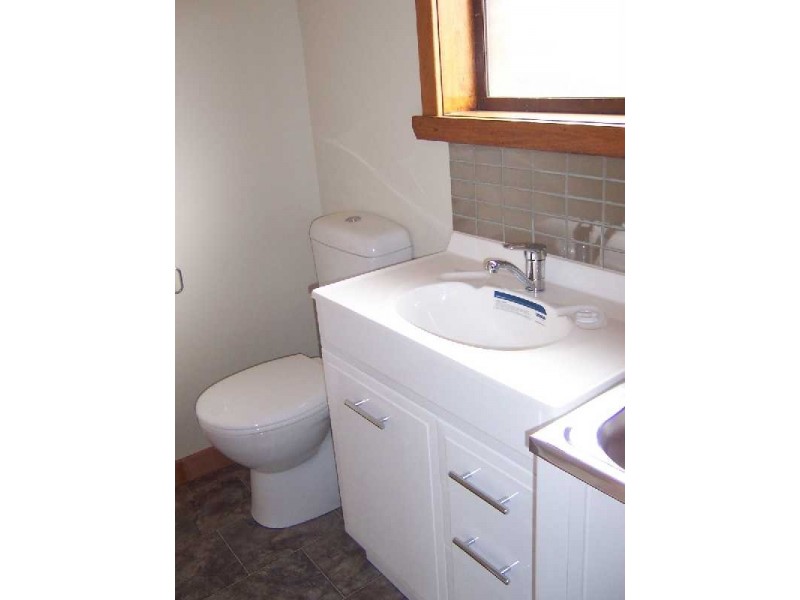 1/4 Connaught Place, West Launceston TAS 7250