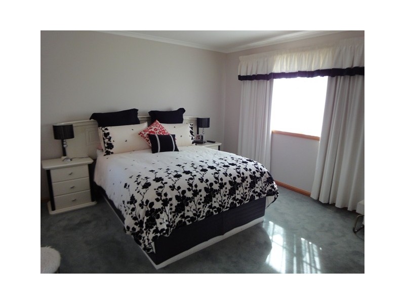 Blackstone Heights TAS 7250