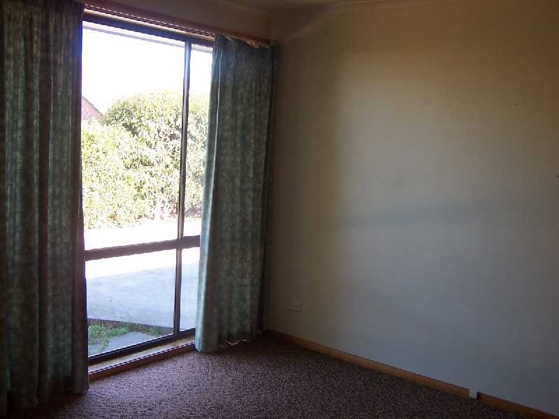 2/69 Franmaree Road, Newnham TAS 7248