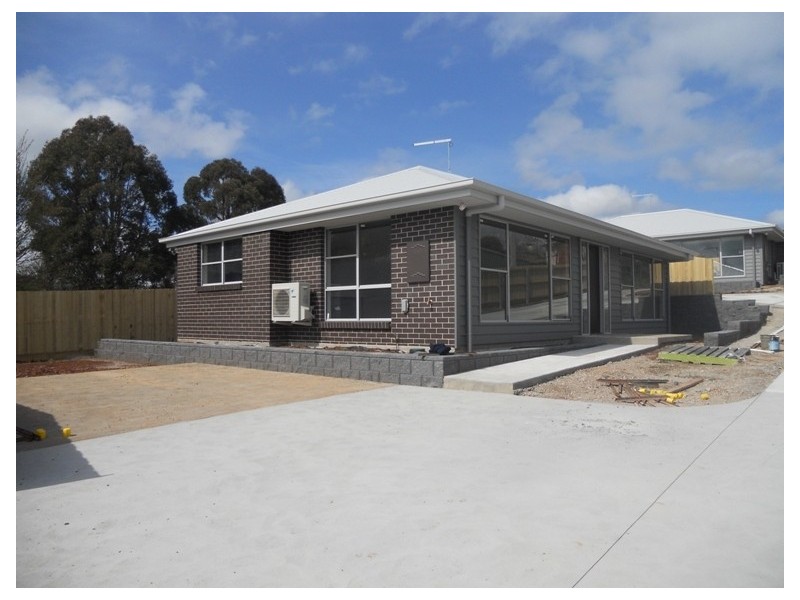 2/19 Menader Valley Road, Deloraine TAS 7304