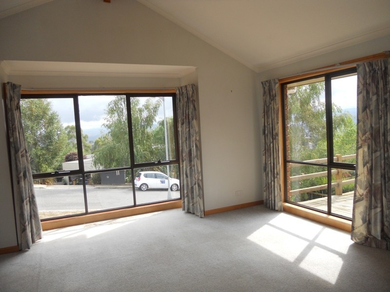 1/12 Sunnyside Crescent, Trevallyn TAS 7250