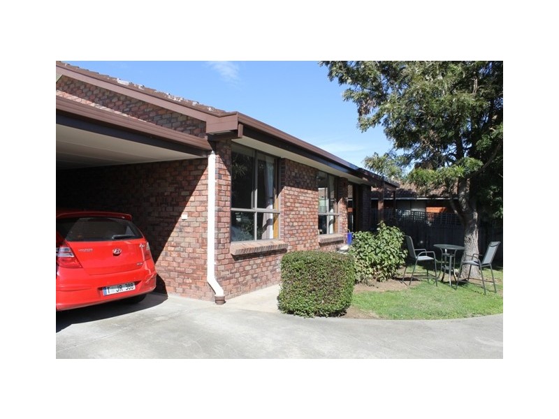 2/71 Franmaree Road, Newnham TAS 7248