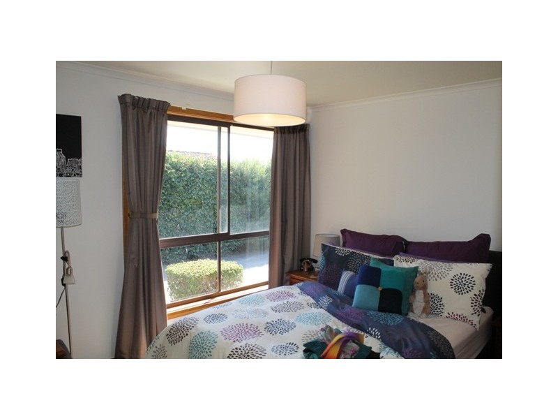 2/71 Franmaree Road, Newnham TAS 7248