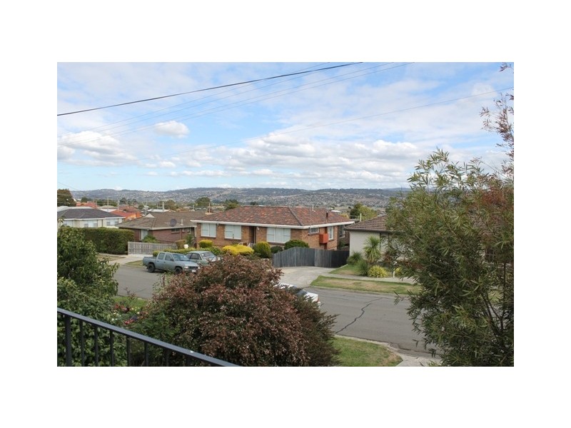 20 Julie Crescent, Newnham TAS 7248