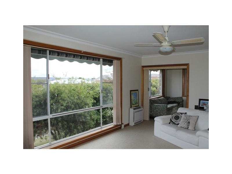 20 Julie Crescent, Newnham TAS 7248